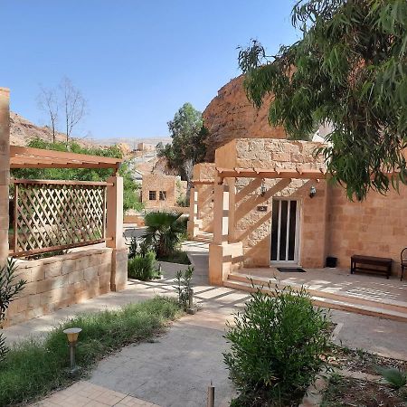 At-Tafilah Afra Hot Springs Chalets מראה חיצוני תמונה