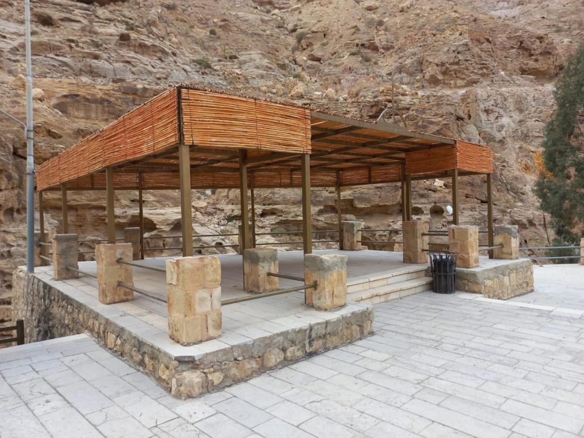 At-Tafilah Afra Hot Springs Chalets מראה חיצוני תמונה