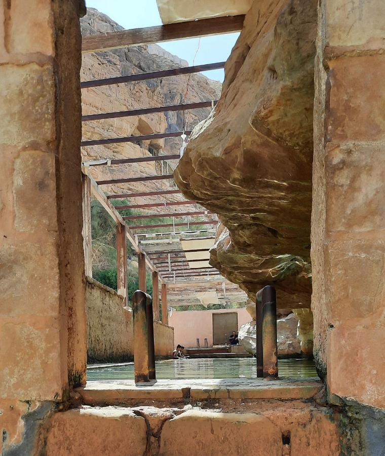 At-Tafilah Afra Hot Springs Chalets מראה חיצוני תמונה