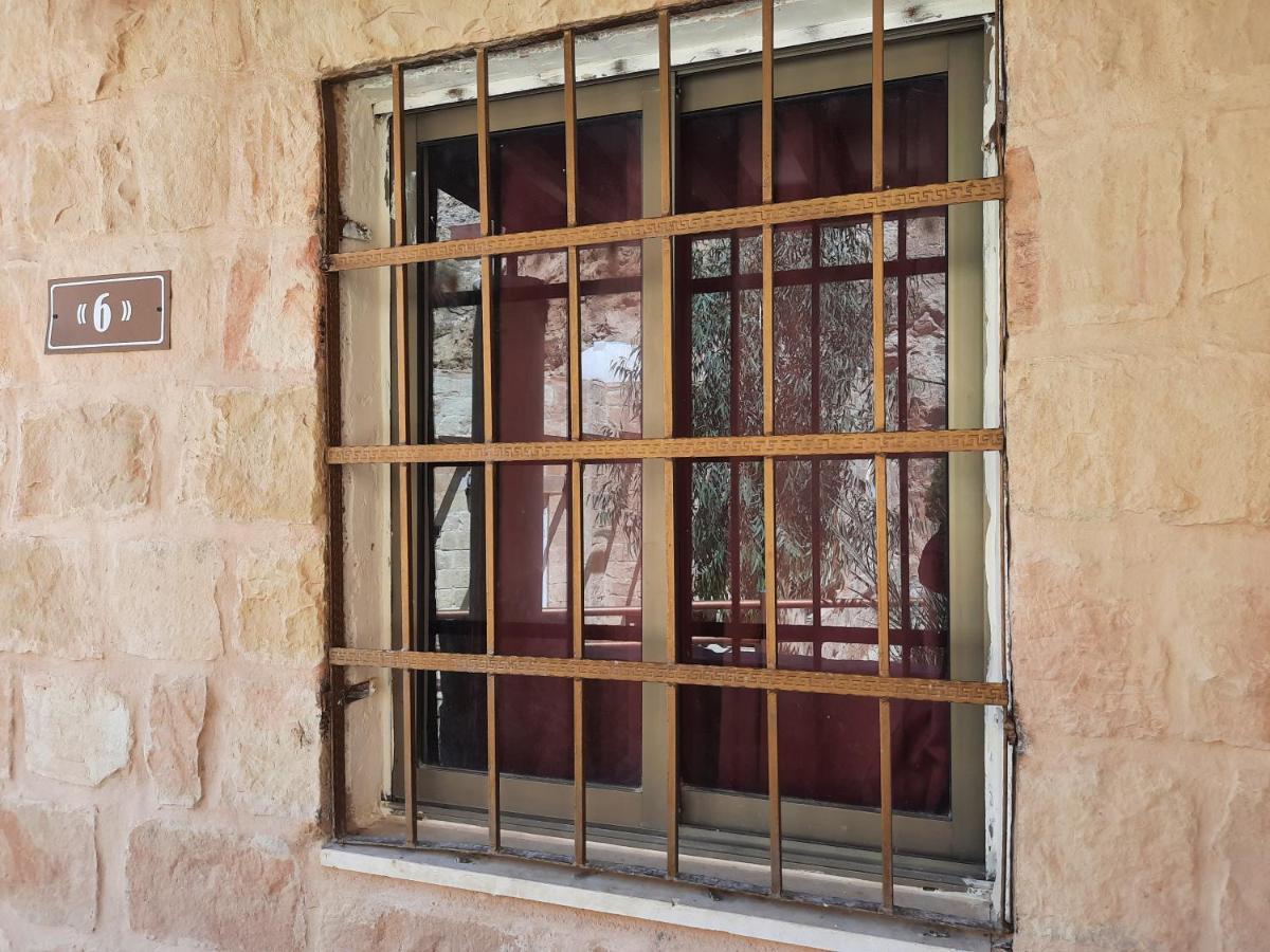 At-Tafilah Afra Hot Springs Chalets מראה חיצוני תמונה