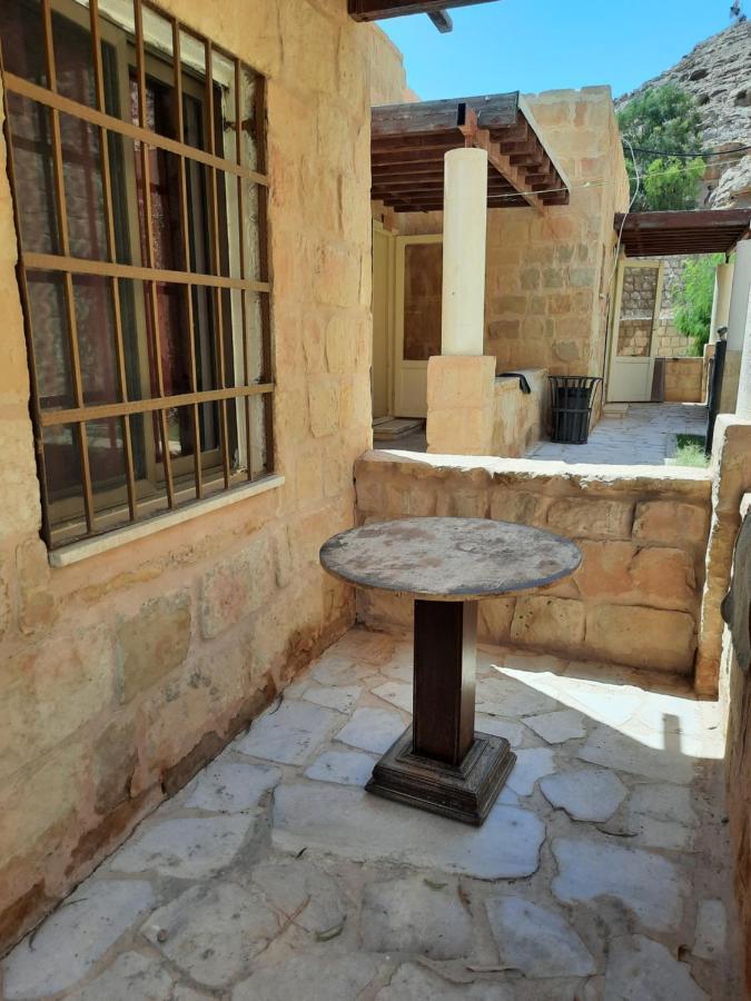 At-Tafilah Afra Hot Springs Chalets מראה חיצוני תמונה